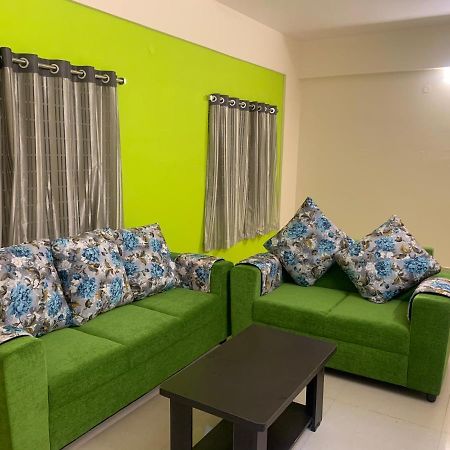 Homewood Suites Hyderabad Exterior foto