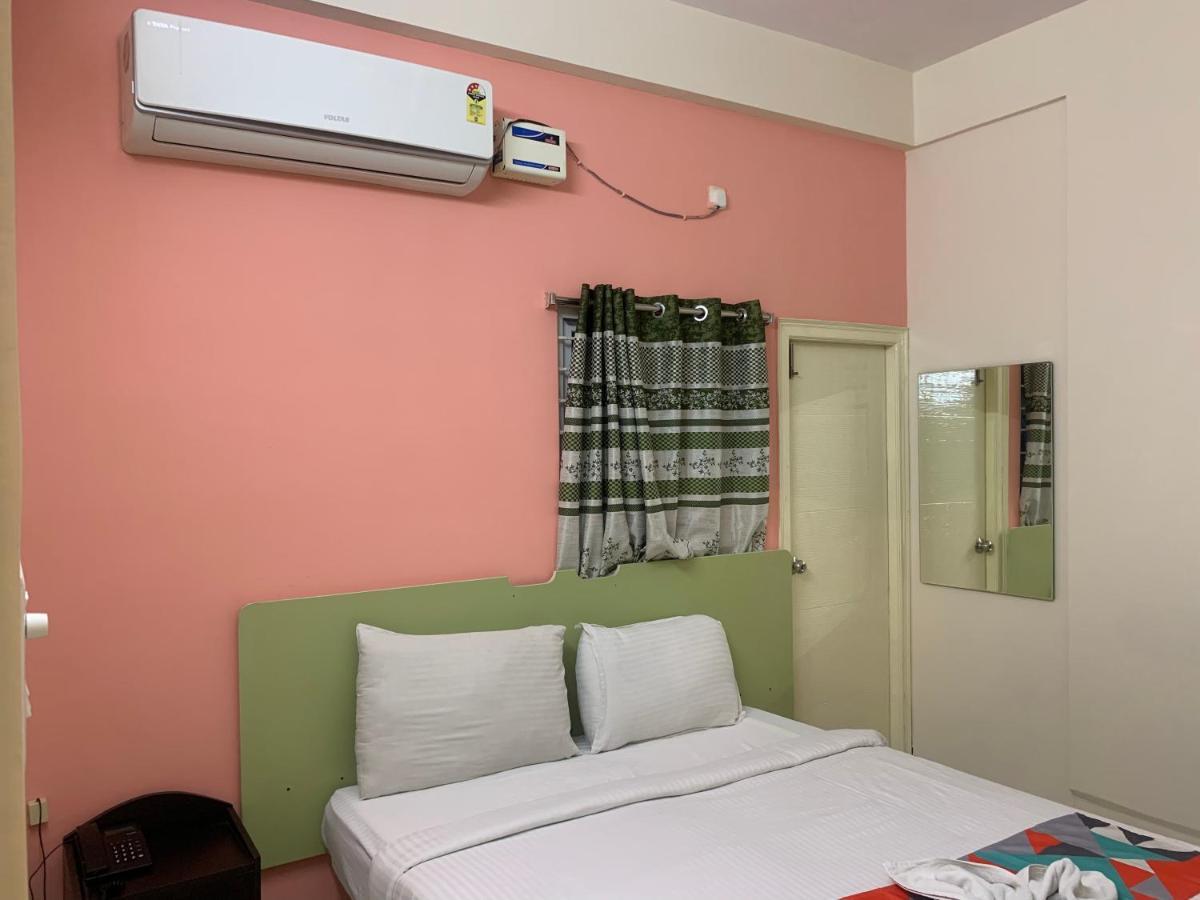 Homewood Suites Hyderabad Exterior foto