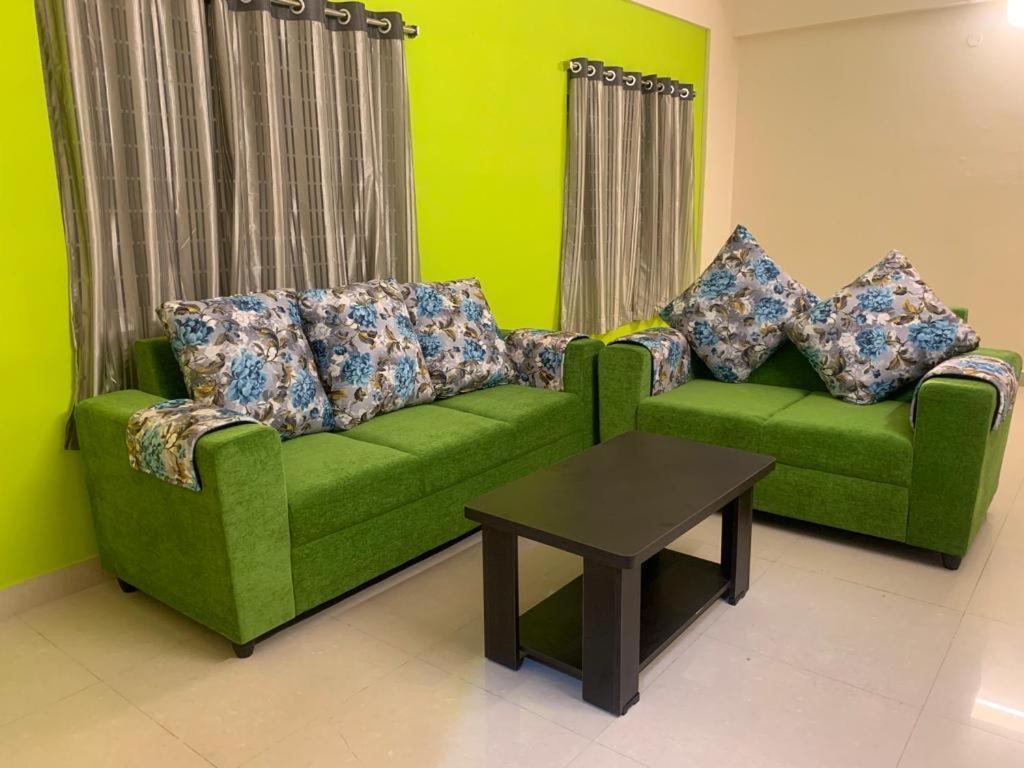 Homewood Suites Hyderabad Exterior foto