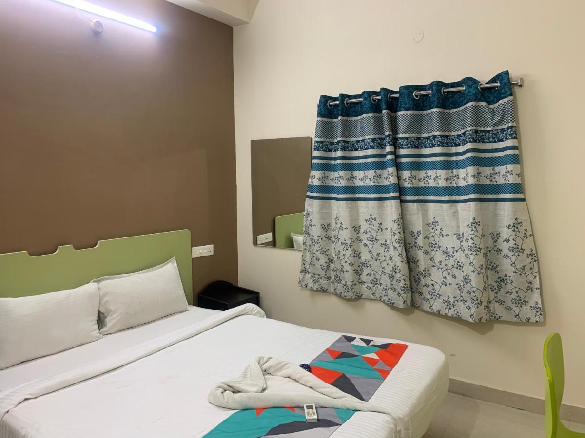 Homewood Suites Hyderabad Exterior foto